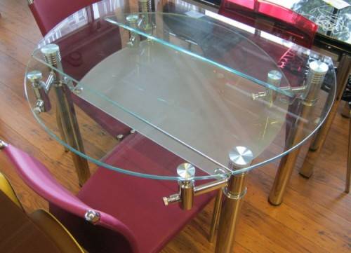 стеклянный стол 