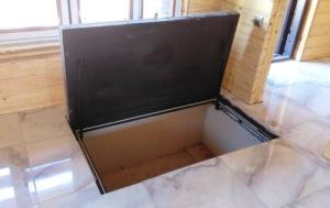 Чем заливается крышка напольного люка под плитку