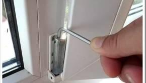 Окно полностью не закрывается: сквозняки